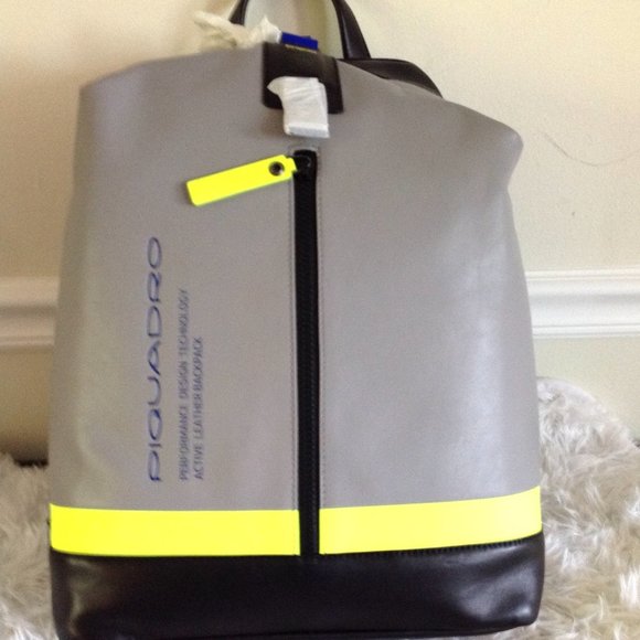 Piquadro Downtown Leather Backpack - Picture 4 of 12